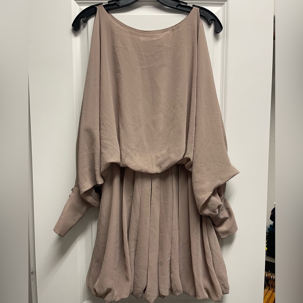 Parvenue cold shoulder dress